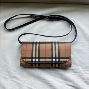 Burberry crossbody Wallet Bag in Tan